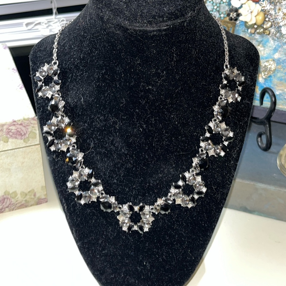 EUC | I.N.C International Concepts Crystal Collared Necklace! - Picture 2 of 5